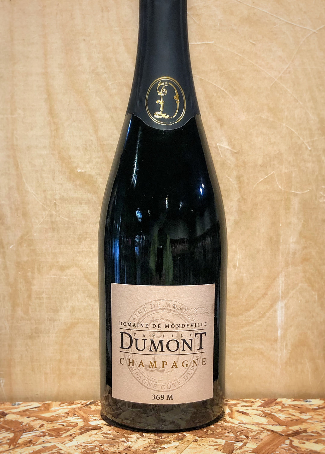 Domaine de Mondeville Famille Dumont Brut Tradition NV 750ml (Champagne, France)