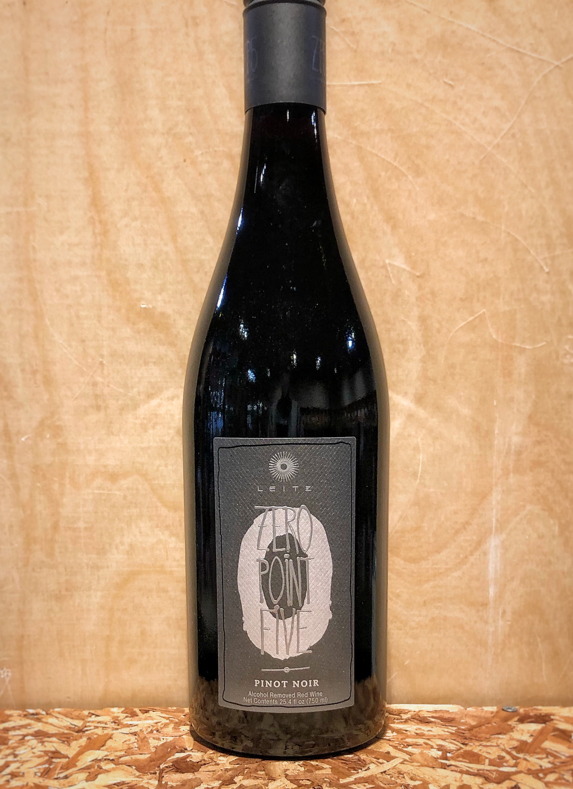 Leitz 'Zero Point Five' Non-Alcoholic Pinot Noir (Rheingau, Germany ...